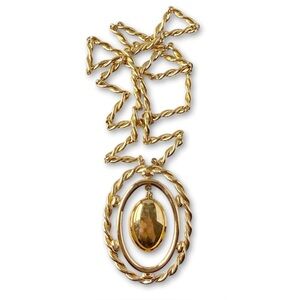 Vintage Monet Signed Twisted Link Oval Dangle Pendant Chain Necklace 25”